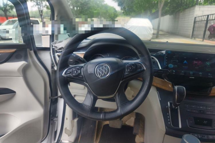 Used Buick GL8 2017 ES 28T Comfort Model China V Standard Steering Wheel