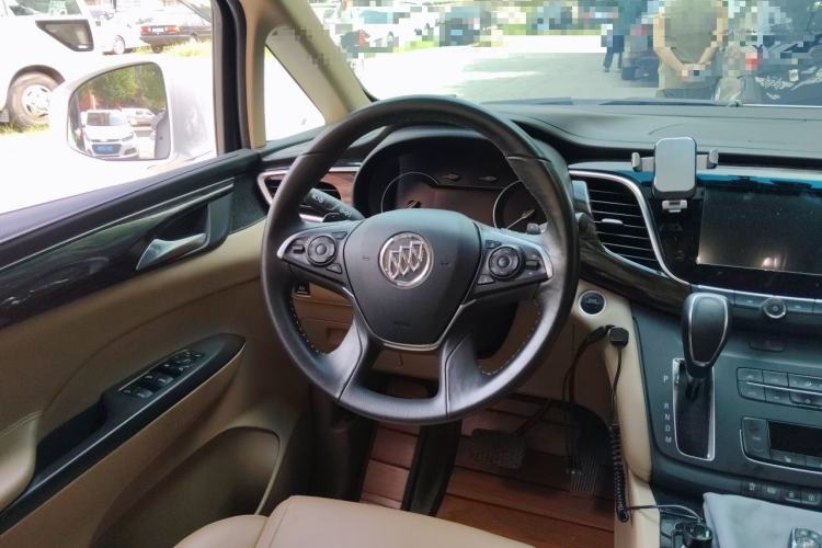 Used Buick GL8 2017 ES 28T Premium Version China V Standard Steering Wheel