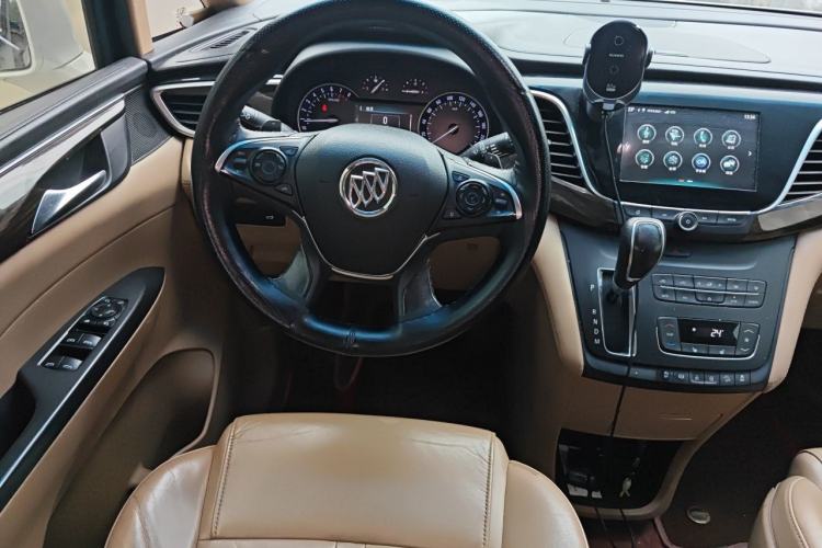 Used Buick GL8 2017 ES 28T Premium Version China V Standard Steering Wheel