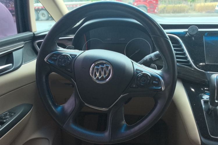 Used Buick GL8 2017 ES 28T Flagship Model China V Standard Steering Wheel