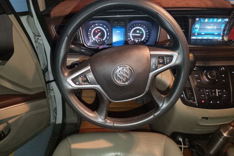 Used Buick GL8 2017 25S Luxury Version China V Standard Steering Wheel
