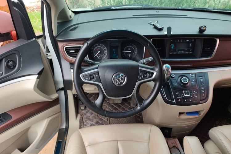 Used Buick GL8 2017 25S Prestige Version China V Standard Steering Wheel
