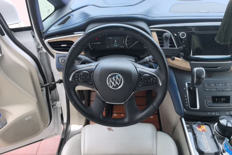 Used Buick GL8 2017 ES 28T Comfort Model China V Standard Steering Wheel