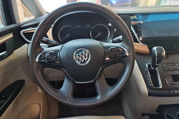 Used Buick GL8 2017 ES 28T Comfort Model China V Standard Steering Wheel