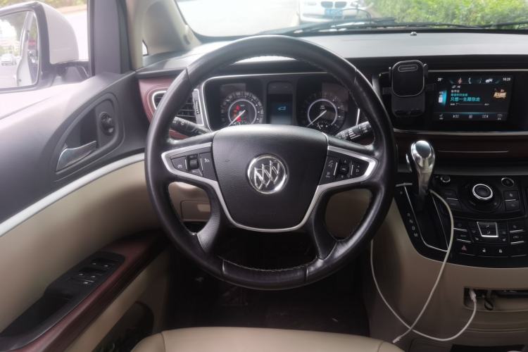 Used Buick GL8 2017 25S Prestige Version China V Standard Steering Wheel