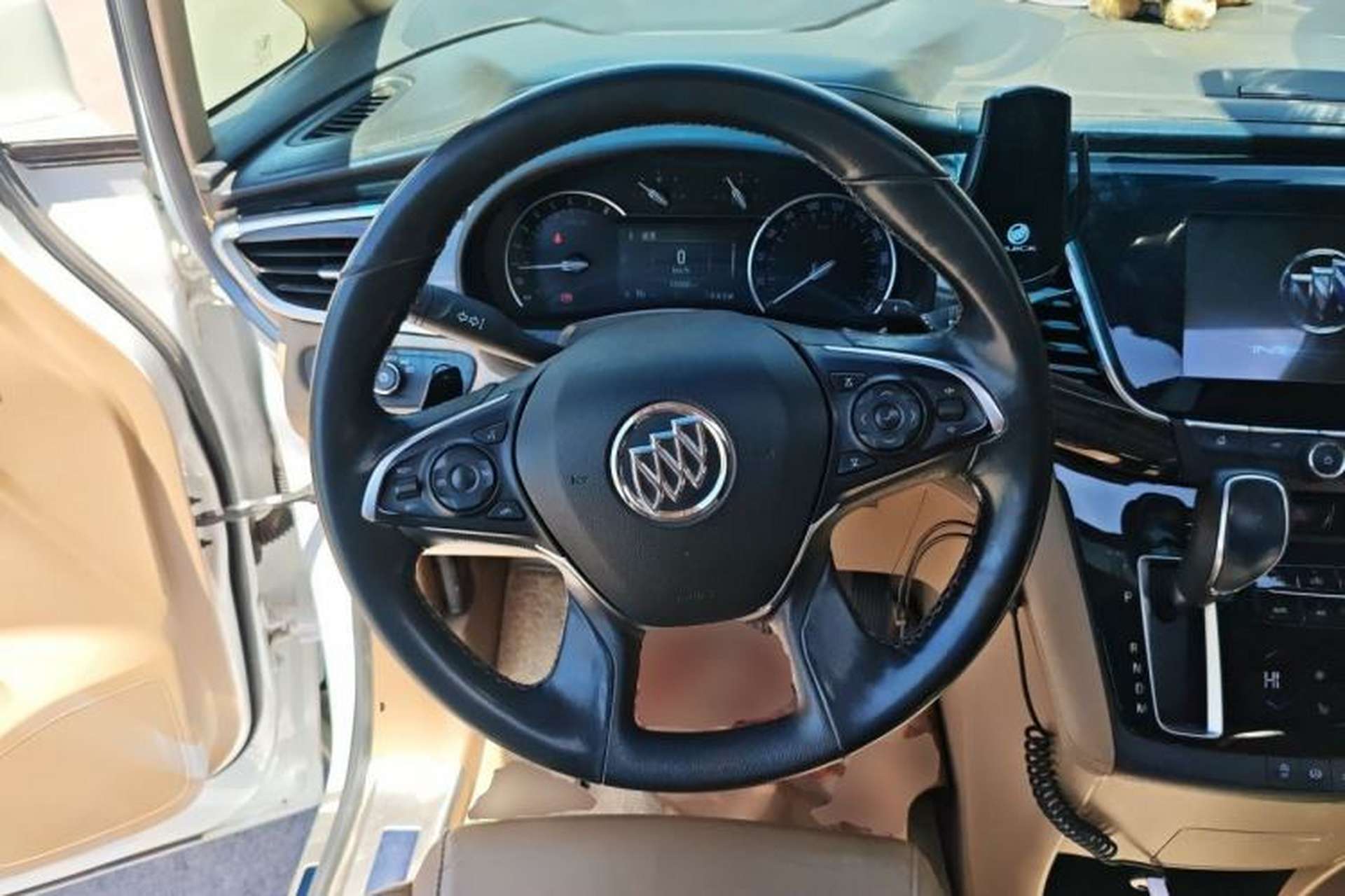 Used Buick GL8 2017 ES 28T Luxury Model China V Standard Steering Wheel