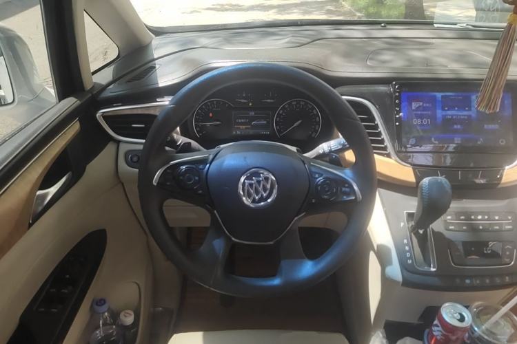 Used Buick GL8 2017 ES 28T Comfort Model China V Standard Steering Wheel