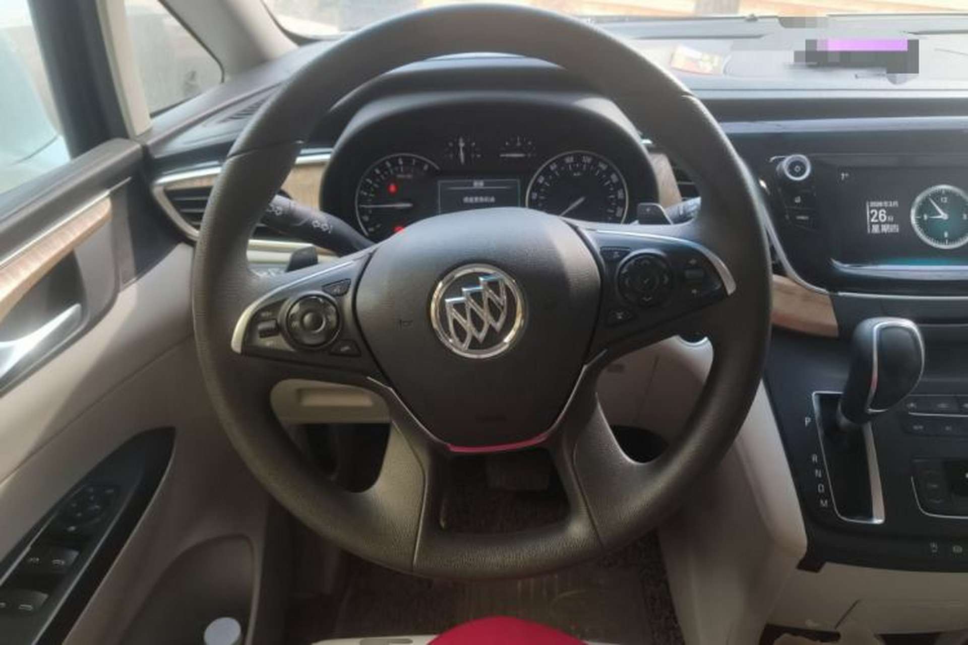 Used Buick GL8 2017 ES 28T Comfort Model China V Standard Steering Wheel