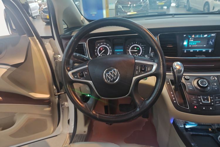 Used Buick GL8 2017 25S Prestige Version China V Standard Steering Wheel