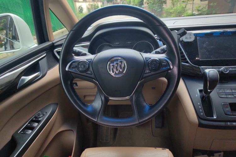 Used Buick GL8 2017 ES 28T Premium Version China V Standard Steering Wheel