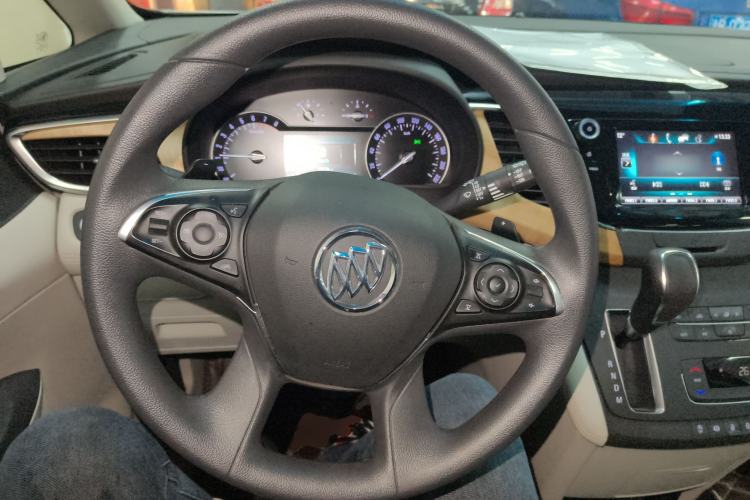Used Buick GL8 2017 ES 28T Comfort Model China V Standard Steering Wheel