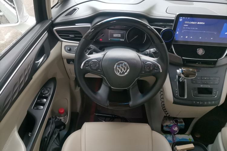 Used Buick GL8 2017 ES 28T Comfort Model China V Standard Steering Wheel