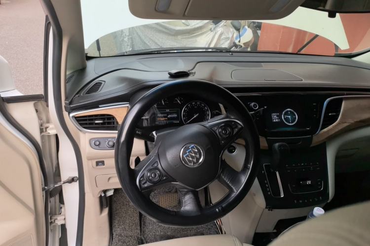 Used Buick GL8 2017 ES 28T Comfort Model China V Standard Steering Wheel