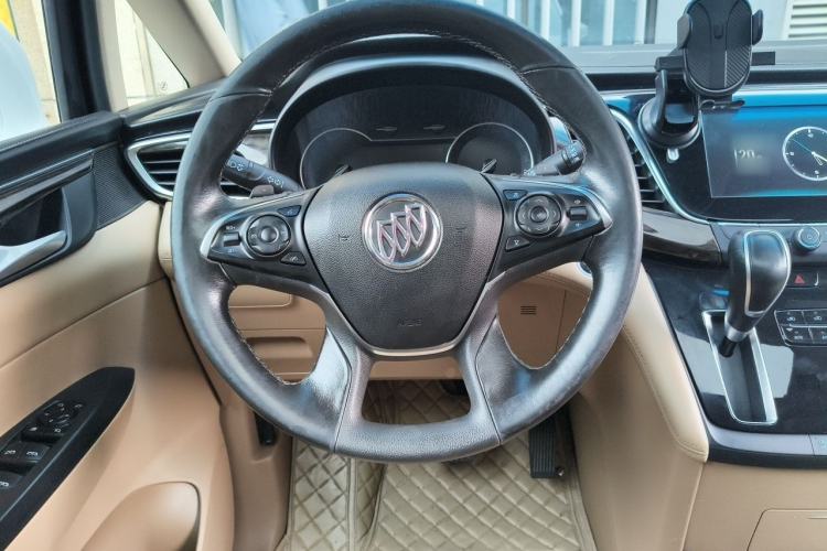 Used Buick GL8 2017 ES 28T Luxury Model China V Standard Steering Wheel