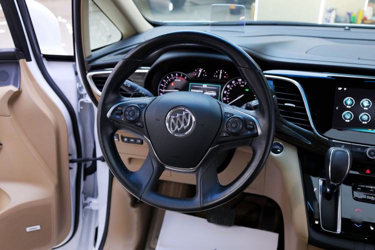 Used Buick GL8 2017 ES 28T Flagship Model China V Standard Steering Wheel