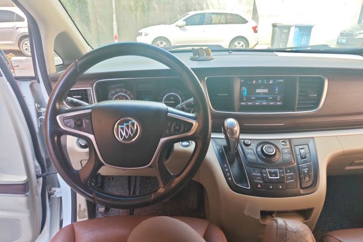Used Buick GL8 2017 25S Comfort Version China V Standard Steering Wheel