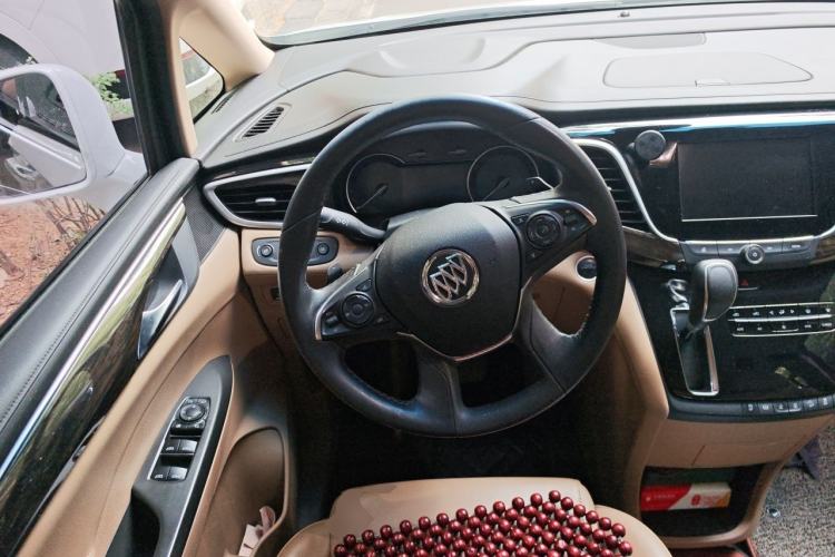 Used Buick GL8 2017 ES 28T Luxury Model China V Standard Steering Wheel