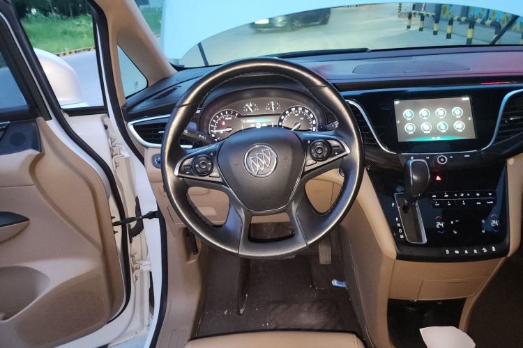 Used Buick GL8 2017 ES 28T Luxury Model China V Standard Steering Wheel