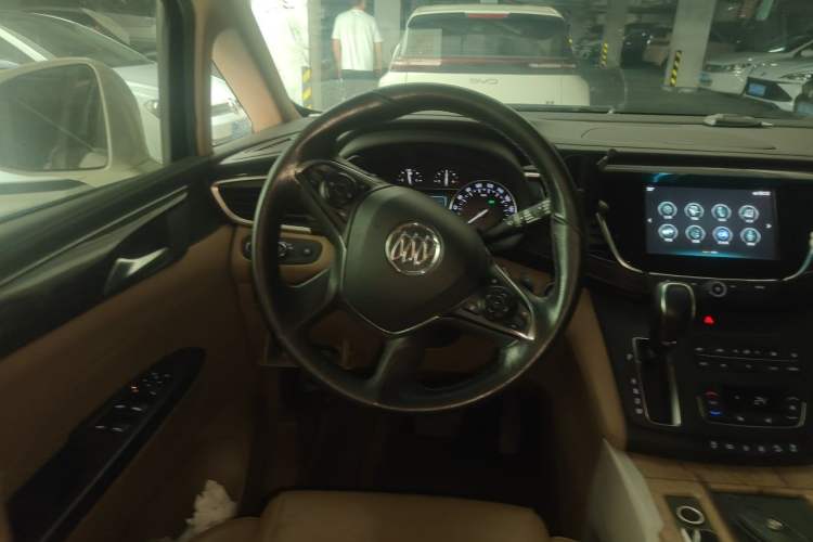 Used Buick GL8 2017 ES 28T Premium Version China V Standard Steering Wheel