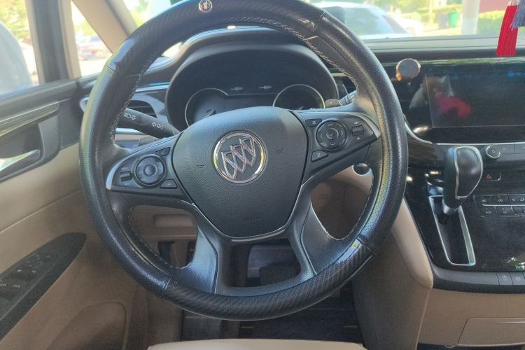 Used Buick GL8 2017 ES 28T Luxury Model China V Standard Steering Wheel