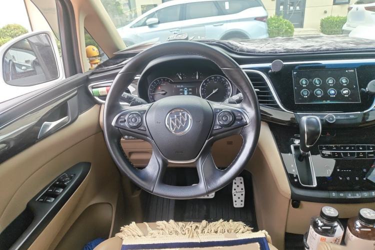 Used Buick GL8 2017 ES 28T Flagship Model China V Standard Steering Wheel
