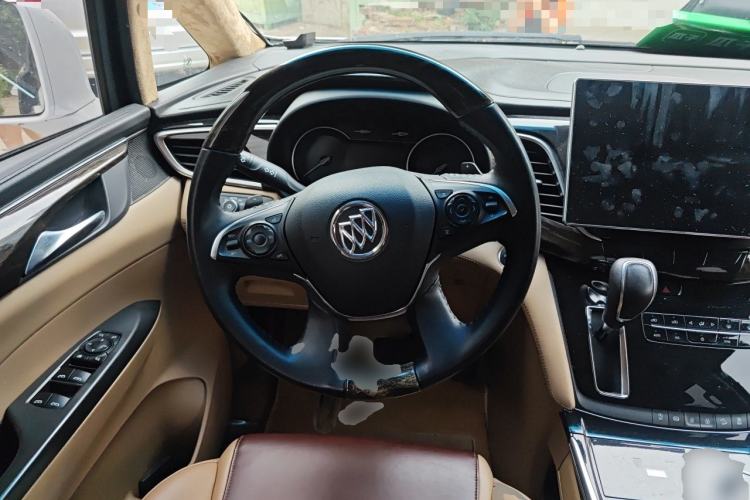 Used Buick GL8 2017 ES 28T Luxury Model China V Standard Steering Wheel