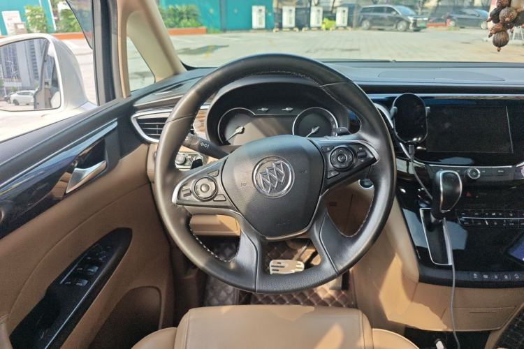 Used Buick GL8 2017 ES 28T Luxury Model China V Standard Steering Wheel