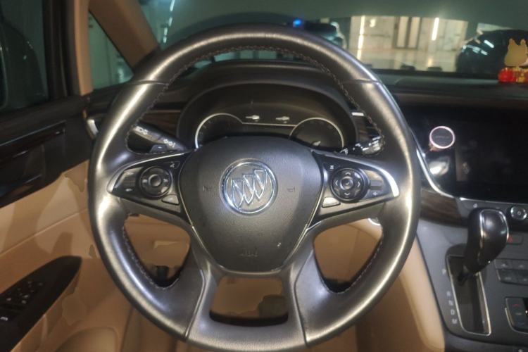 Used Buick GL8 2017 ES 28T Premium Version China V Standard Steering Wheel