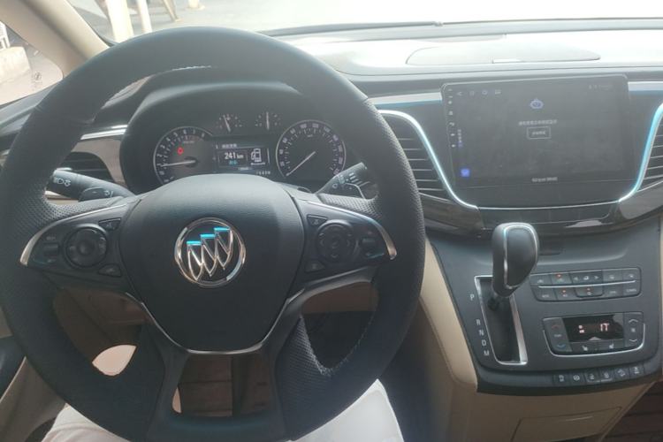 Used Buick GL8 2017 ES 28T Premium Version China V Standard Steering Wheel