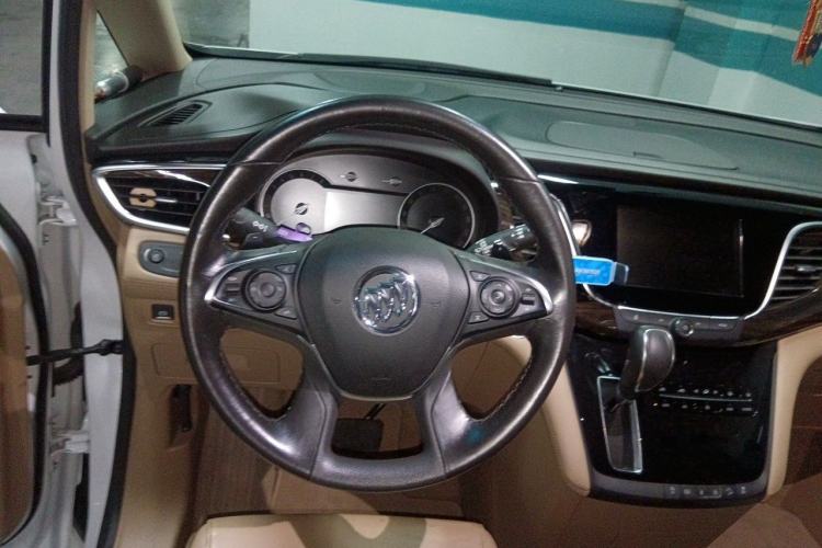 Used Buick GL8 2017 ES 28T Luxury Model China V Standard Steering Wheel