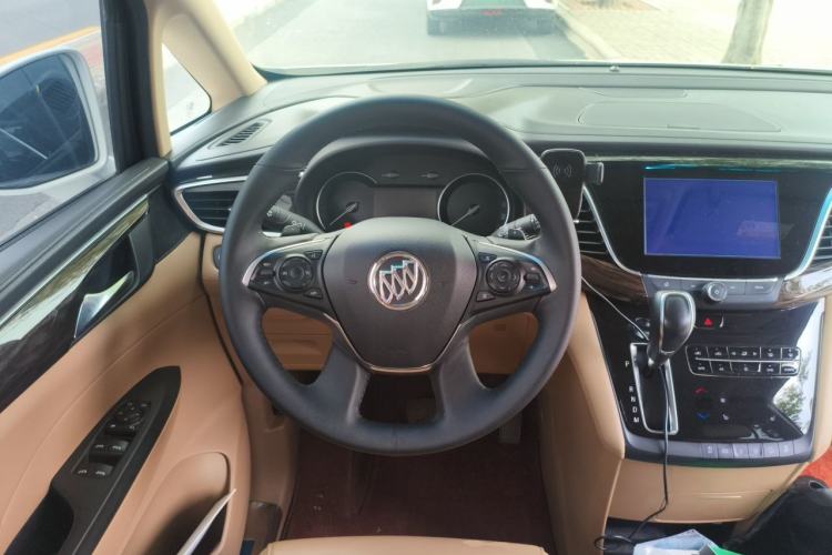 Used Buick GL8 2017 ES 28T Luxury Model China V Standard Steering Wheel