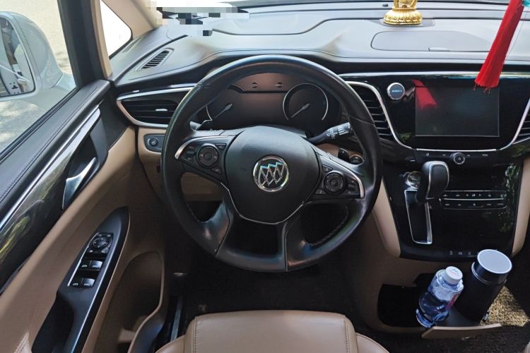Used Buick GL8 2017 ES 28T Luxury Model China V Standard Steering Wheel