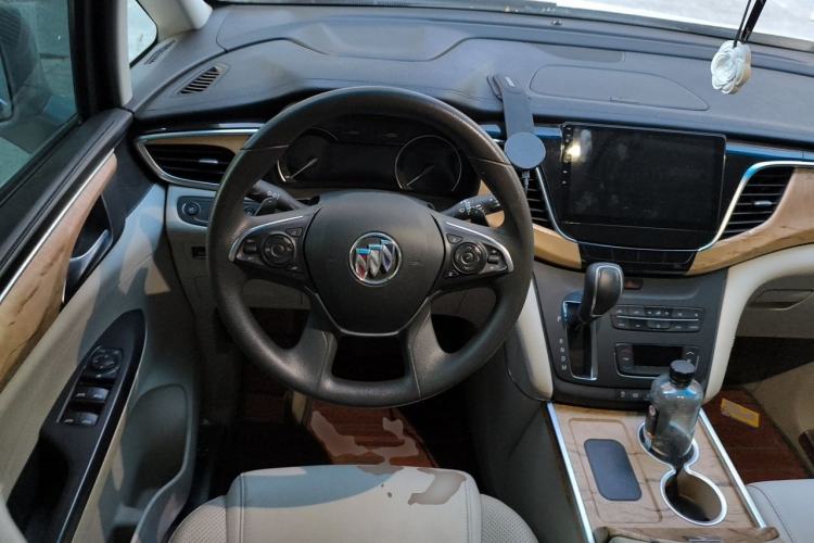 Used Buick GL8 2017 ES 28T Comfort Model China V Standard Steering Wheel