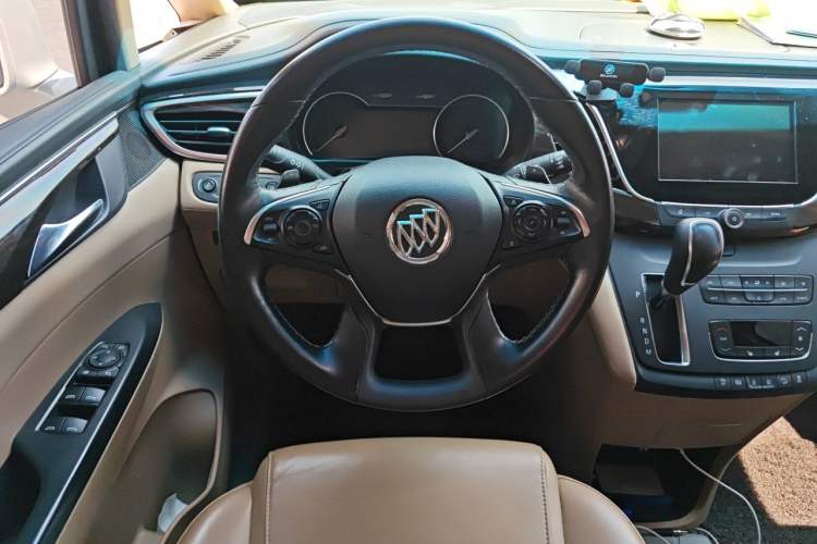 Used Buick GL8 2017 ES 28T Premium Version China V Standard Steering Wheel