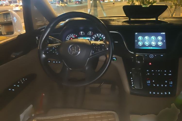 Used Buick GL8 2017 ES 28T Flagship Model China V Standard Steering Wheel