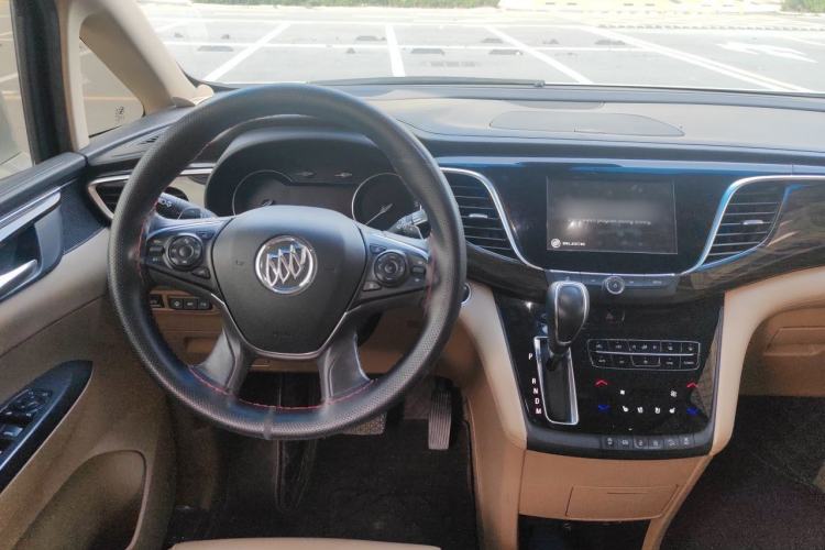Used Buick GL8 2017 ES 28T Flagship Model China V Standard Steering Wheel