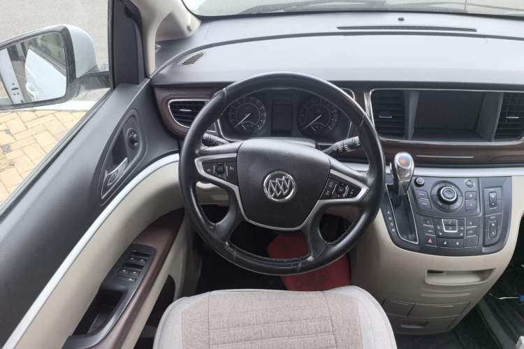 Used Buick GL8 2017 25S Prestige Version China V Standard Steering Wheel