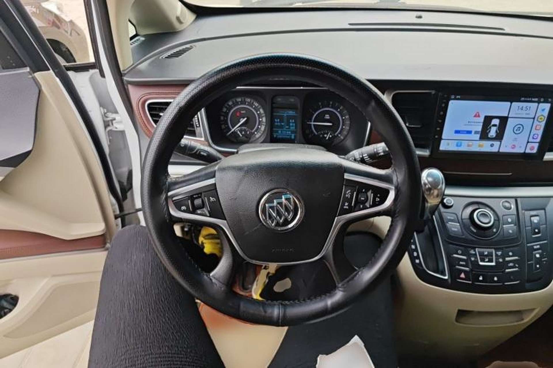 Used Buick GL8 2017 25S Comfort Version China V Standard Steering Wheel