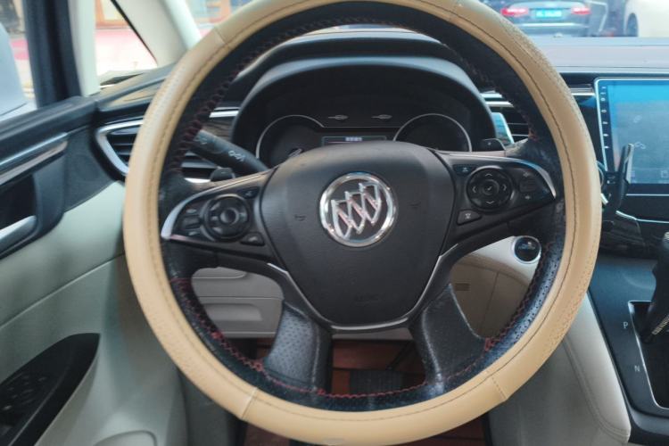 Used Buick GL8 2017 ES 28T Comfort Model China V Standard Steering Wheel