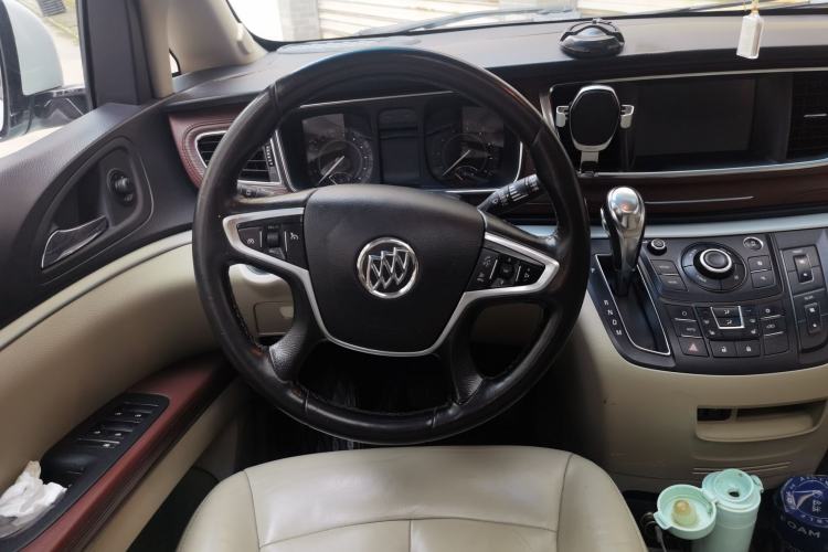 Used Buick GL8 2017 25S Prestige Version China V Standard Steering Wheel