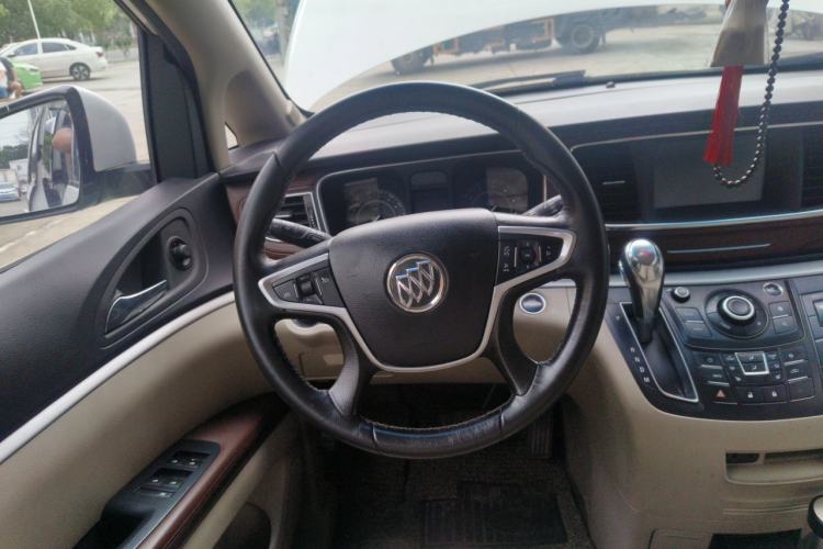 Used Buick GL8 2017 25S Prestige Version China V Standard Steering Wheel
