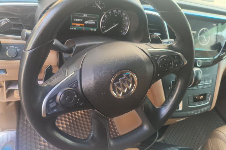 Used Buick GL8 2017 ES 28T Premium Version China V Standard Steering Wheel