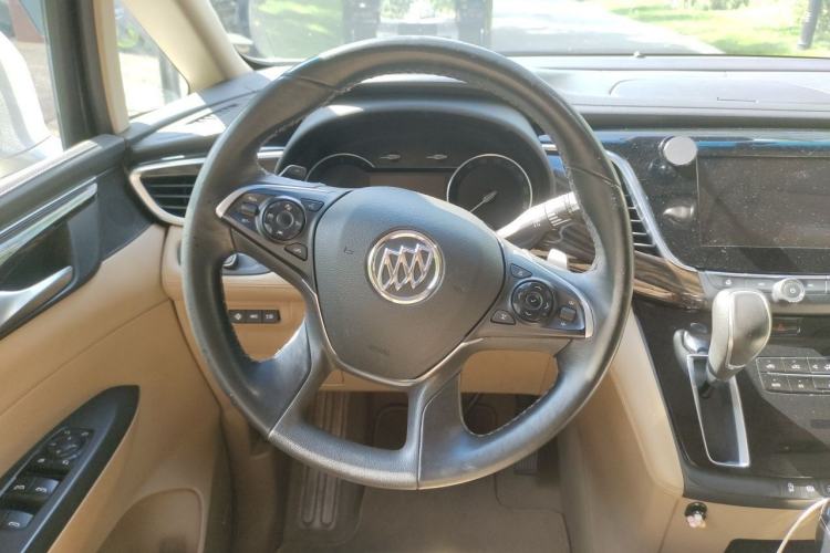 Used Buick GL8 2017 ES 28T Flagship Model China V Standard Steering Wheel