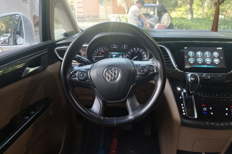 Used Buick GL8 2017 ES 28T Luxury Model China V Standard Steering Wheel