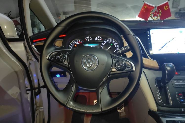 Used Buick GL8 2017 ES 28T Comfort Model China V Standard Steering Wheel