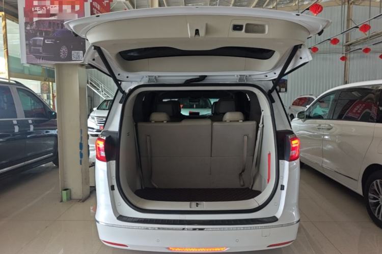 Used Buick GL8 2017 ES 28T Comfort Model China V Standard Trunk