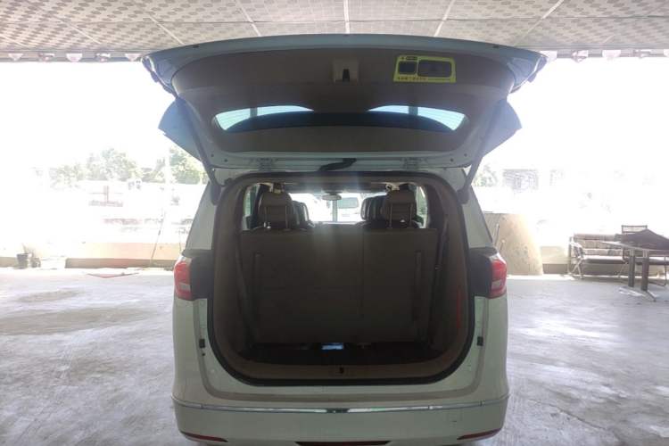 Used Buick GL8 2017 ES 28T Luxury Model China V Standard Trunk