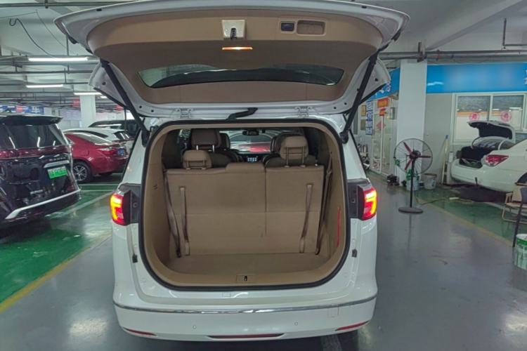 Used Buick GL8 2017 ES 28T Flagship Model China V Standard Trunk