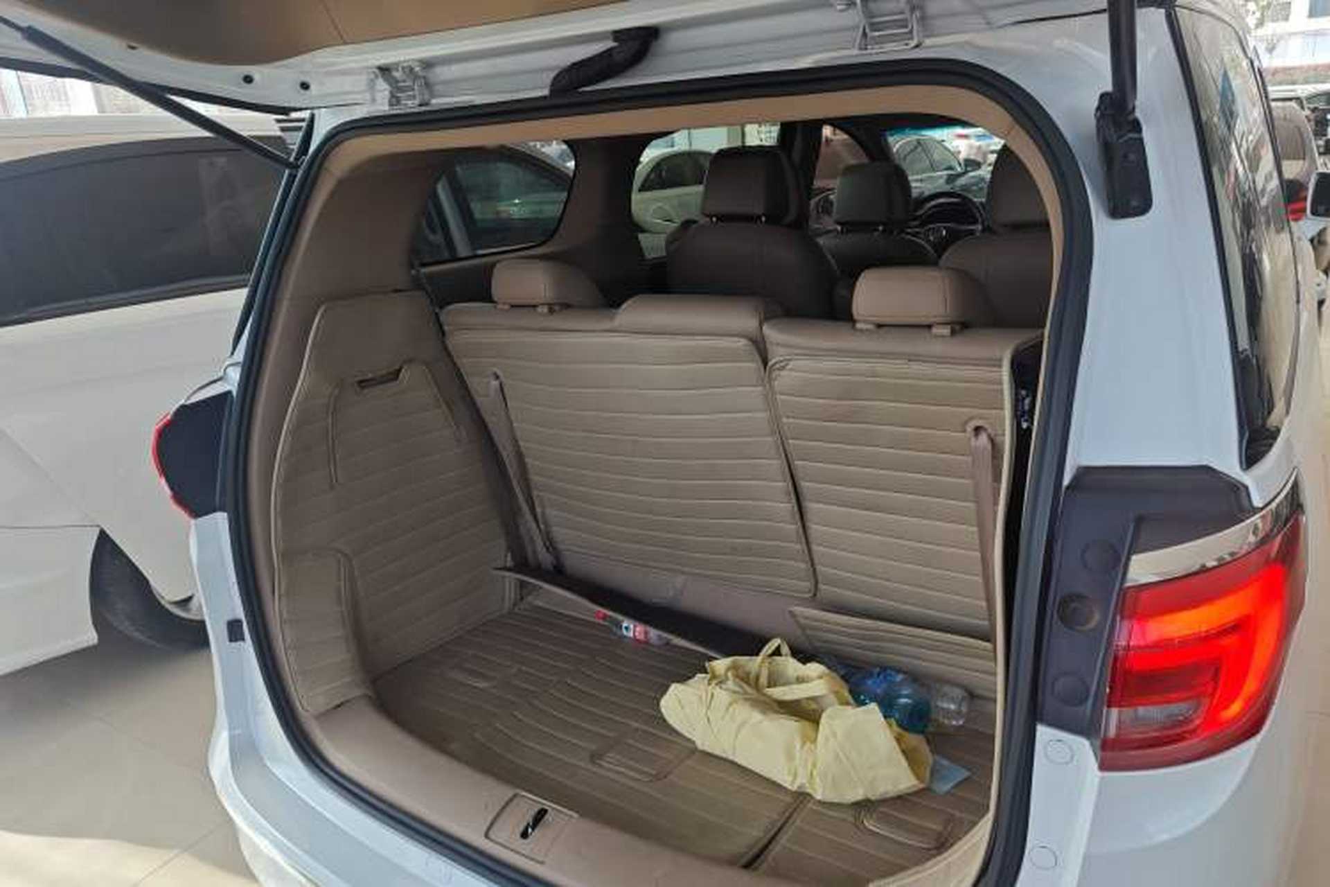Used Buick GL8 2017 ES 28T Premium Version China V Standard Trunk