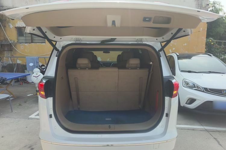 Used Buick GL8 2017 ES 28T Premium Version China V Standard Trunk